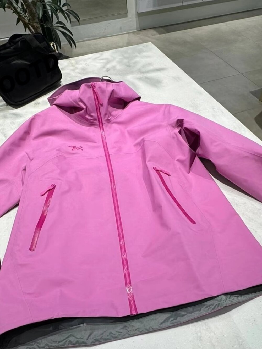 Arcteryx Beta Series Beta LT JacketHooded Hardshell Jacket, Size M